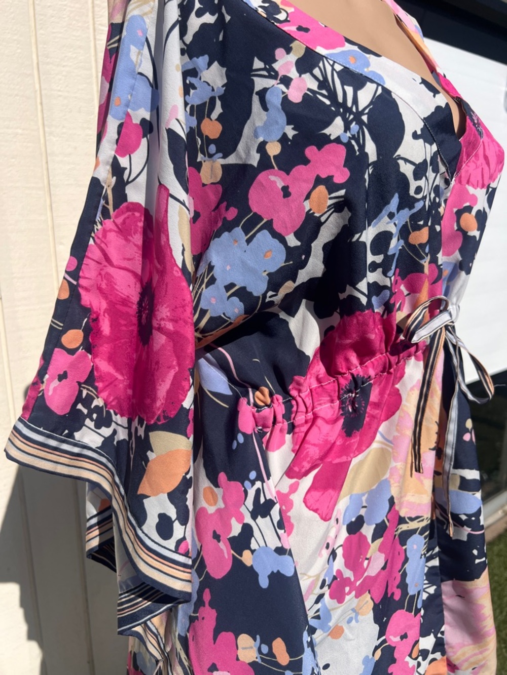 New York & Company Floral Kimono Sleeve Blouse | Boho Tie Waist Top M - Picture 4 of 8